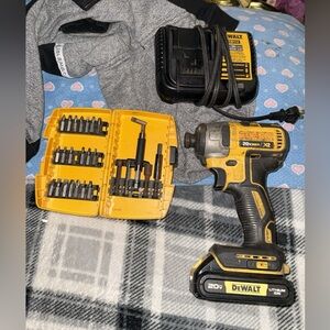 DeWalt Yellow and Black Cordless Impact Driver Set